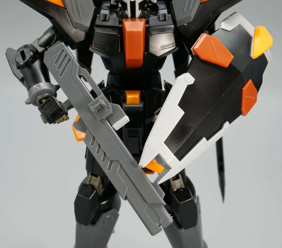 HGブラックナイトスコードルドラ リデラード機&ダニエル機&リュー機 セットのガンプラレビュー画像です