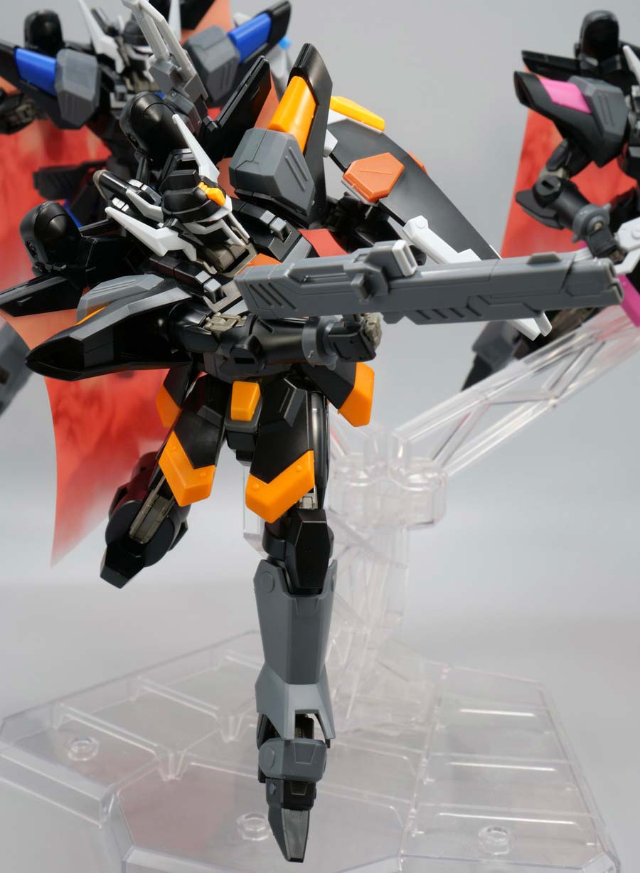 HGブラックナイトスコードルドラ リデラード機&ダニエル機&リュー機 セットのガンプラレビュー画像です