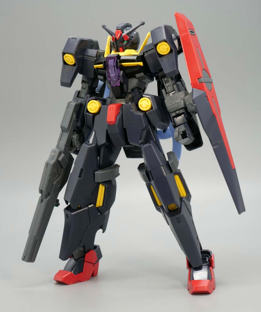 HGガンダムプルトーネブラックのガンプラレビュー画像です