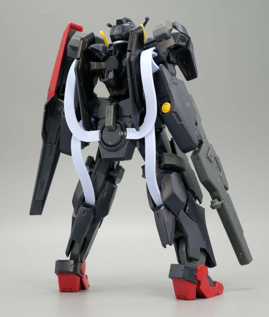 HGガンダムプルトーネブラックのガンプラレビュー画像です