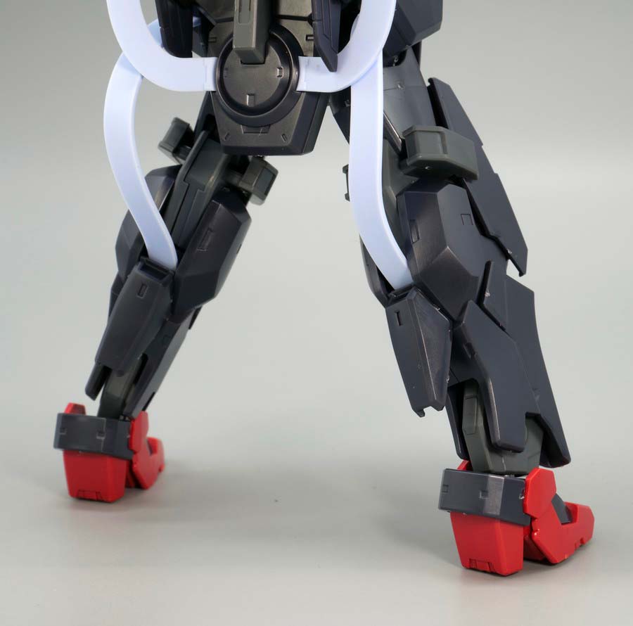 HGガンダムプルトーネブラックのガンプラレビュー画像です