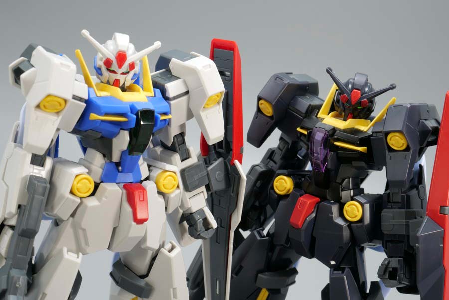 HGガンダムプルトーネとブラックのガンプラ画像です