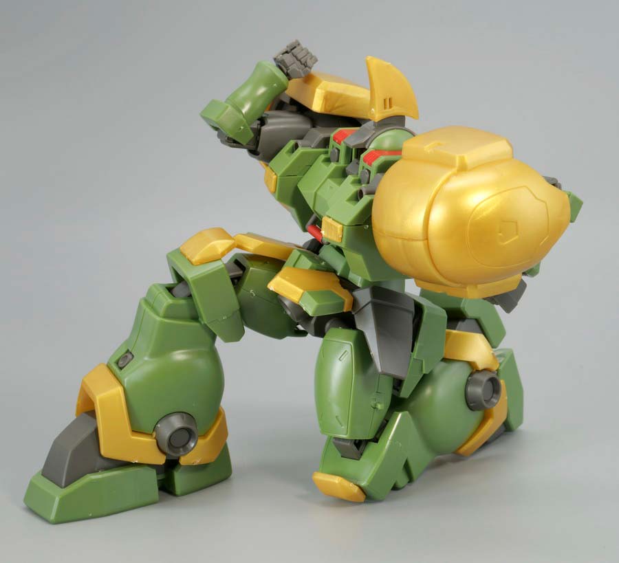 HGレオンのガンプラレビュー画像です