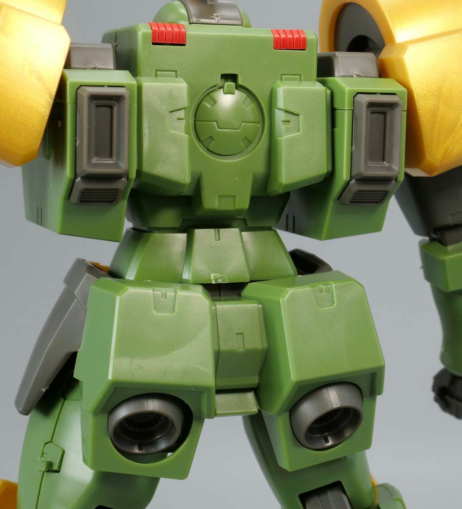 HGレオンのガンプラレビュー画像です