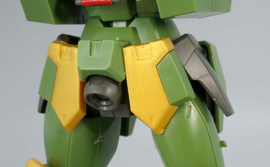 HGレオンのガンプラレビュー画像です