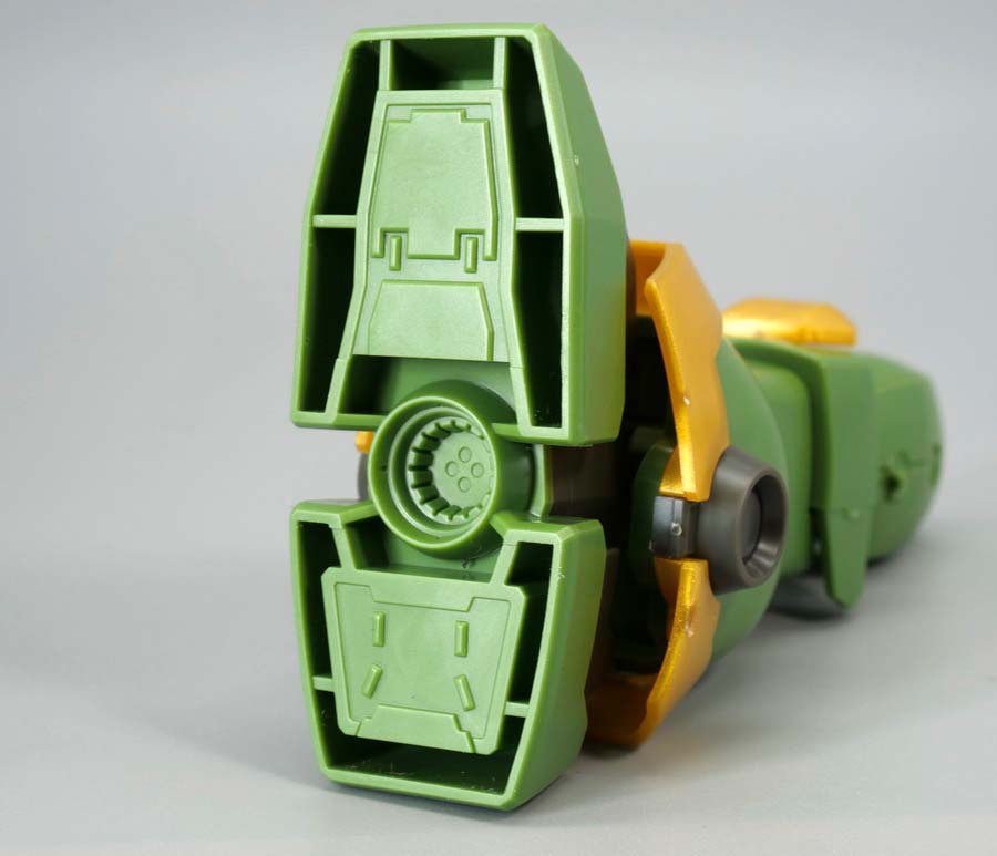 HGレオンのガンプラレビュー画像です