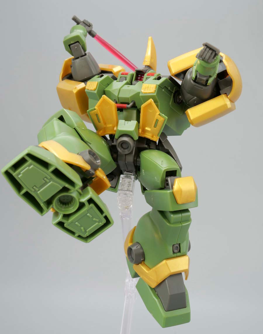 HGレオンのガンプラレビュー画像です