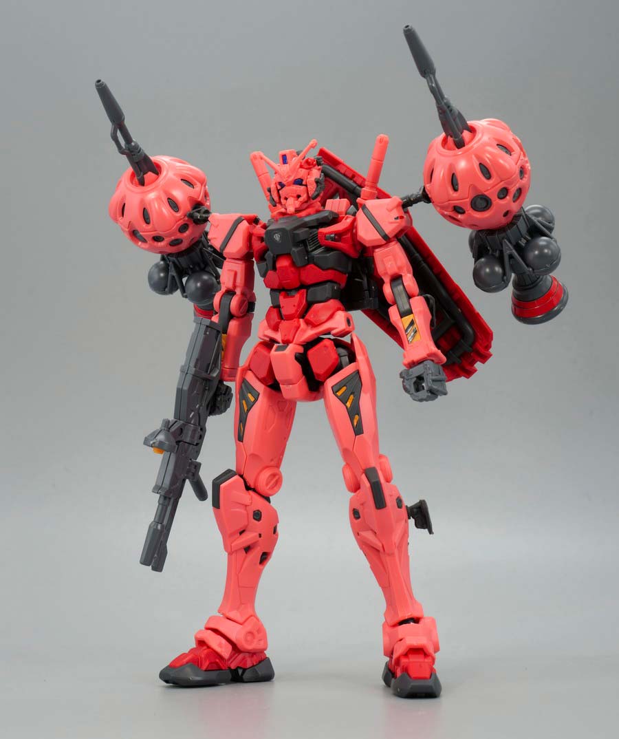 HG赤いガンダムのガンプラレビュー画像です