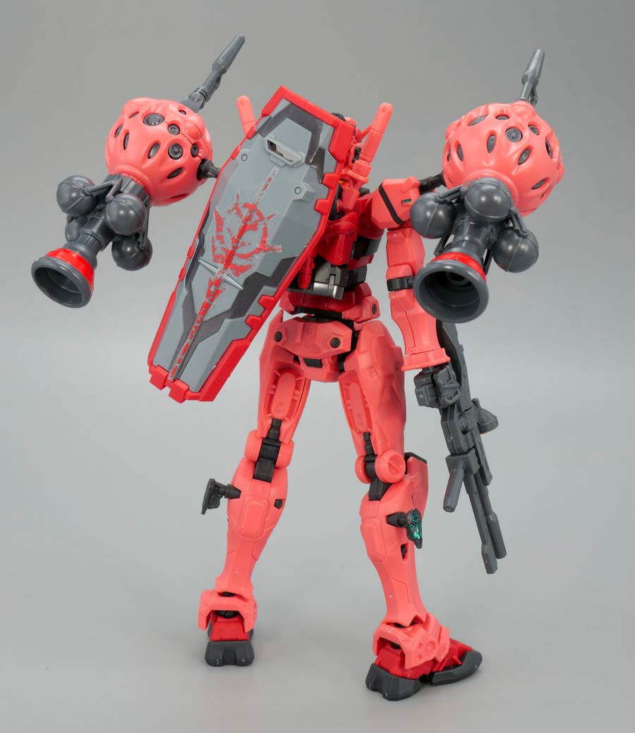 HG赤いガンダムのガンプラレビュー画像です