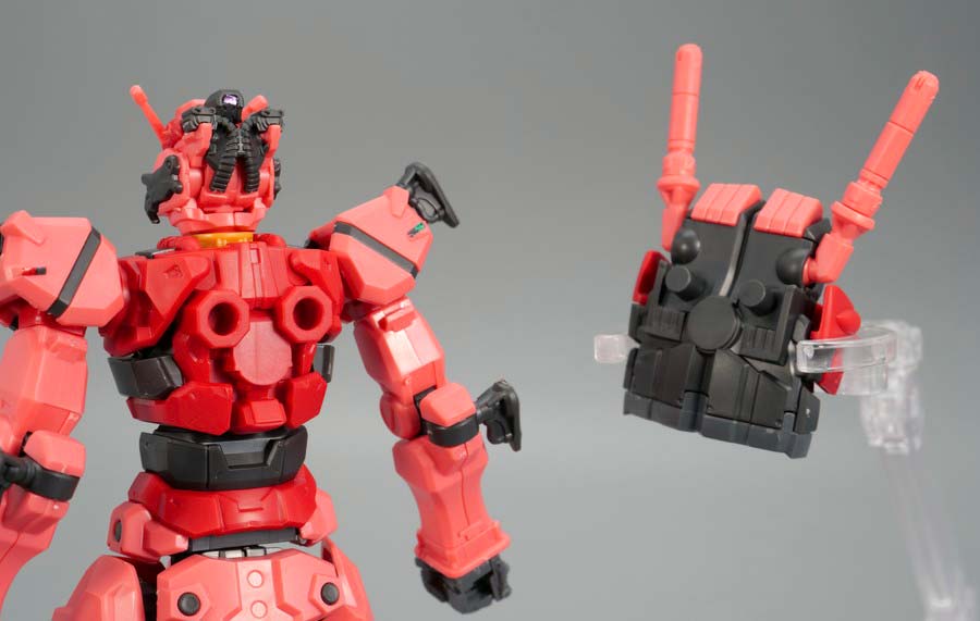 HG赤いガンダムのガンプラレビュー画像です
