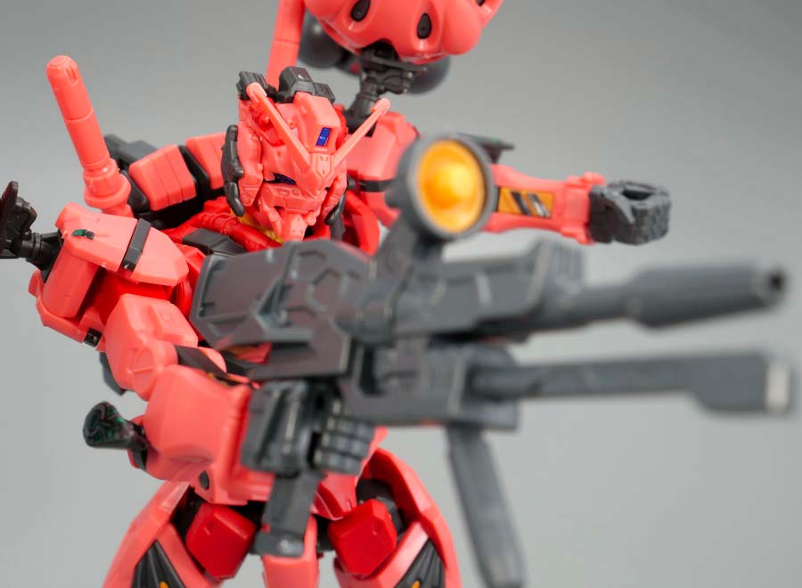 HG赤いガンダムのガンプラレビュー画像です