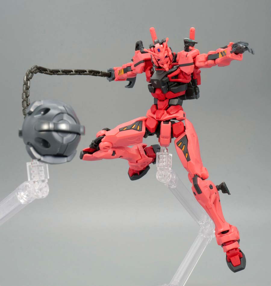 HG赤いガンダムのガンプラレビュー画像です