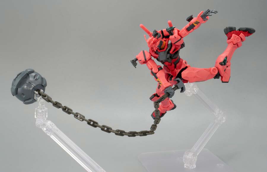 HG赤いガンダムのガンプラレビュー画像です