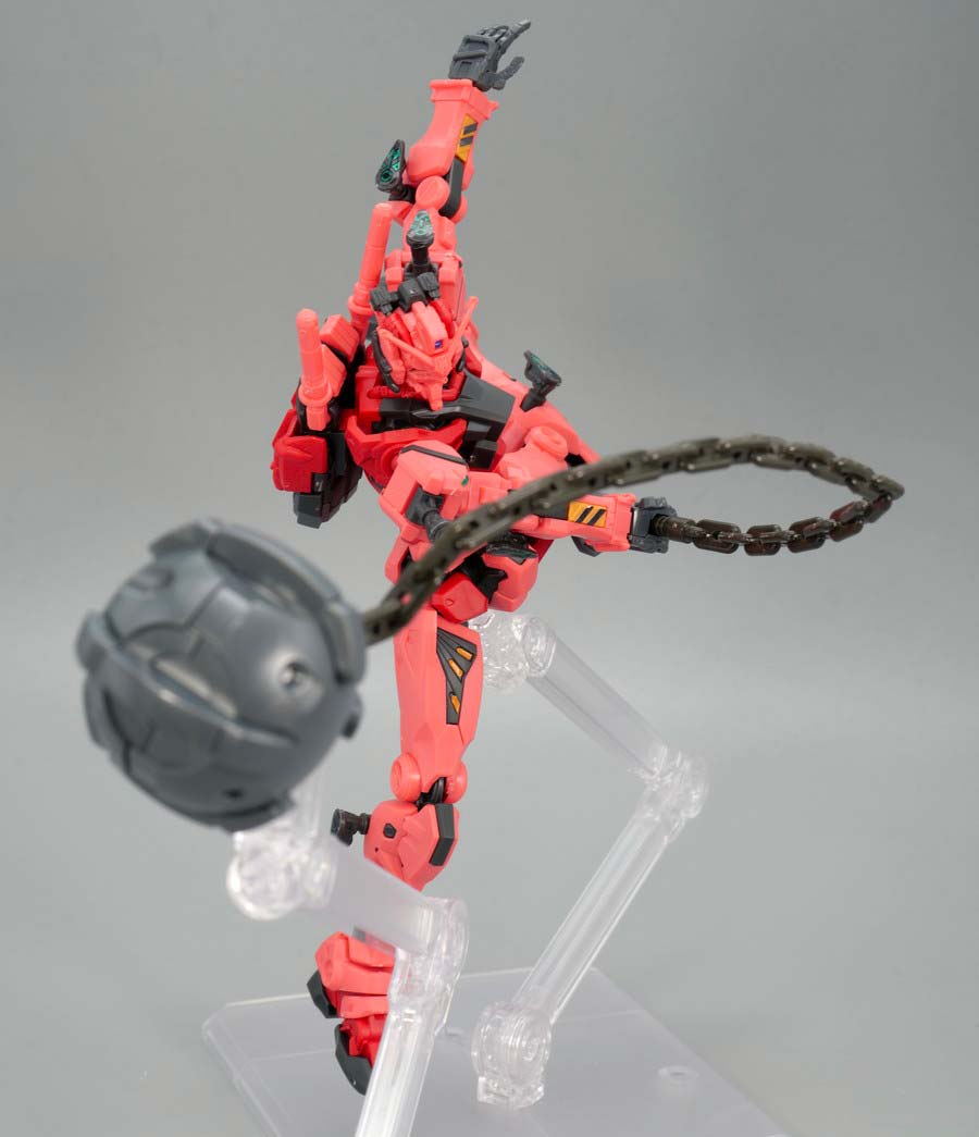 HG赤いガンダムのガンプラレビュー画像です