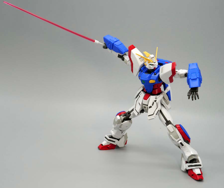 RGシャイニングガンダムのガンプラレビュー画像です