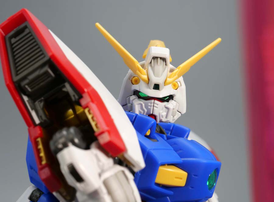 RGシャイニングガンダムのガンプラレビュー画像です