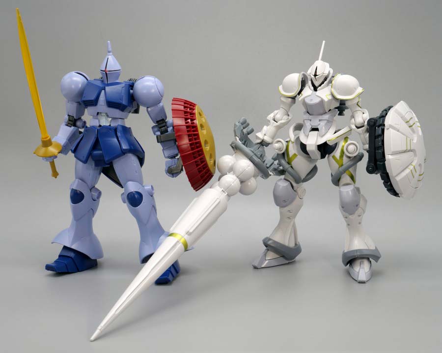 HGUCギャンとHGエグザベ専用ギャン（ハクジ装備）のガンプラ比較画像です