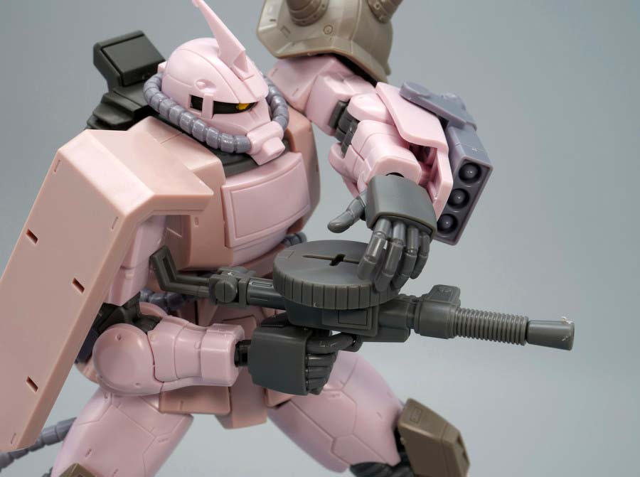 HGザク・デザートタイプ ピンクパンサー隊機のガンプラレビュー画像です