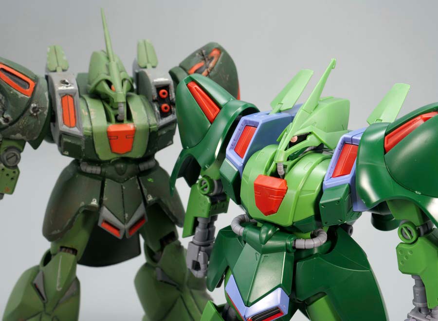 旧キットとHGガルスJの比較ガンプラ画像です