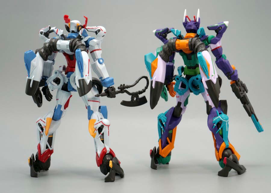 HG GQuuuuuuX（ジークアクス）とGFreD（ジフレド）の比較ガンプラ画像です