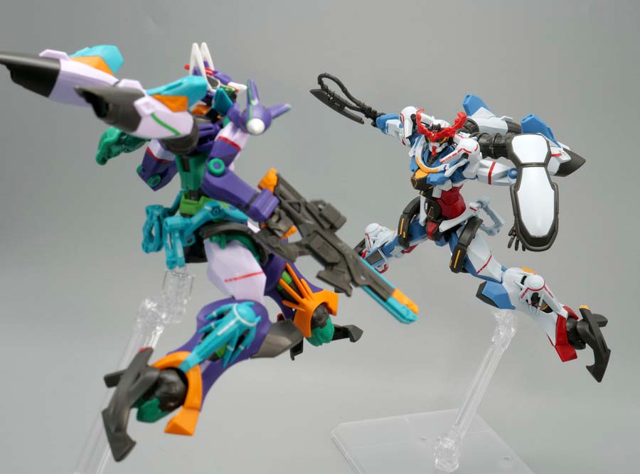 HG GQuuuuuuX（ジークアクス）とGFreD（ジフレド）のガンプラ画像です