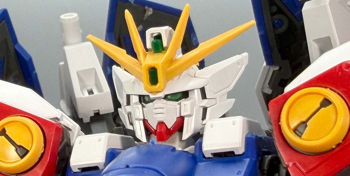 RGウイングガンダムゼロのガンプラレビュー画像です