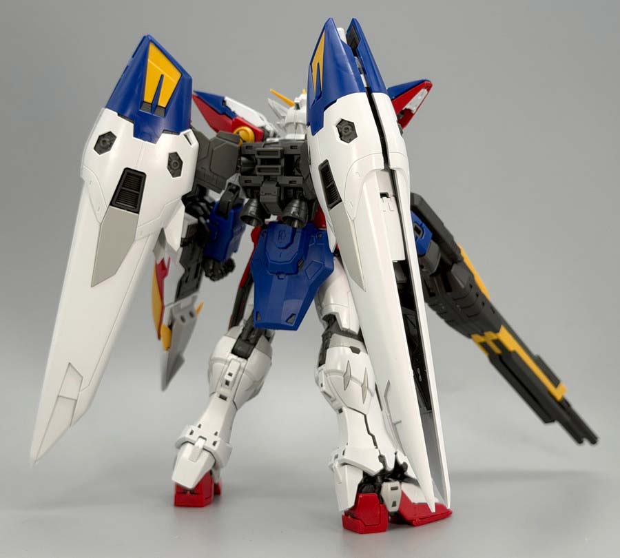 RGウイングガンダムゼロのガンプラレビュー画像です