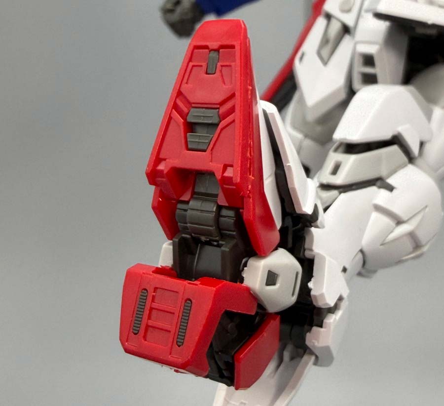 RGウイングガンダムゼロのガンプラレビュー画像です