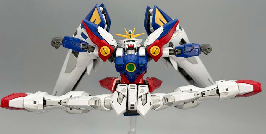 RGウイングガンダムゼロのガンプラレビュー画像です
