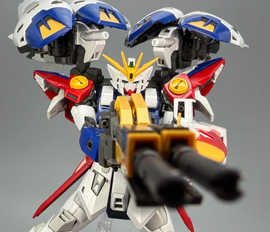 RGウイングガンダムゼロのガンプラレビュー画像です