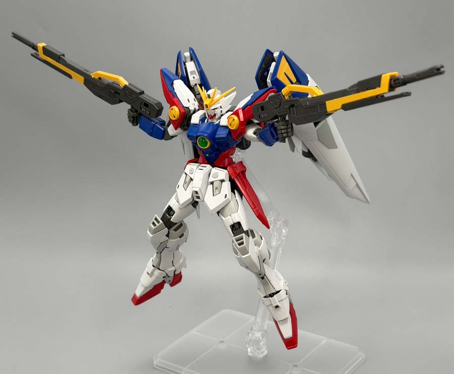 RGウイングガンダムゼロのガンプラレビュー画像です