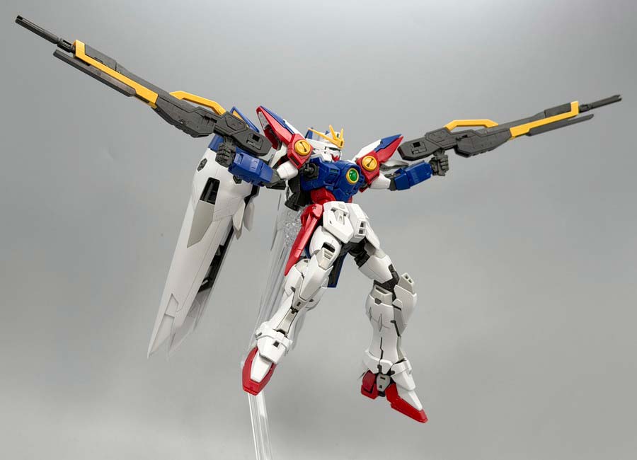 RGウイングガンダムゼロのガンプラレビュー画像です