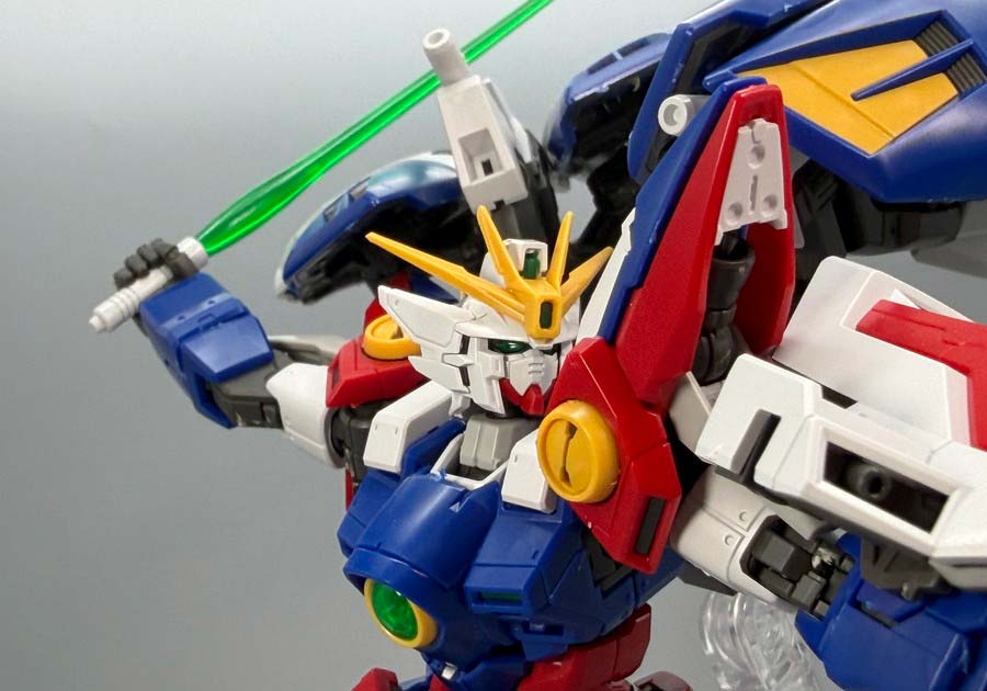 RGウイングガンダムゼロのガンプラレビュー画像です