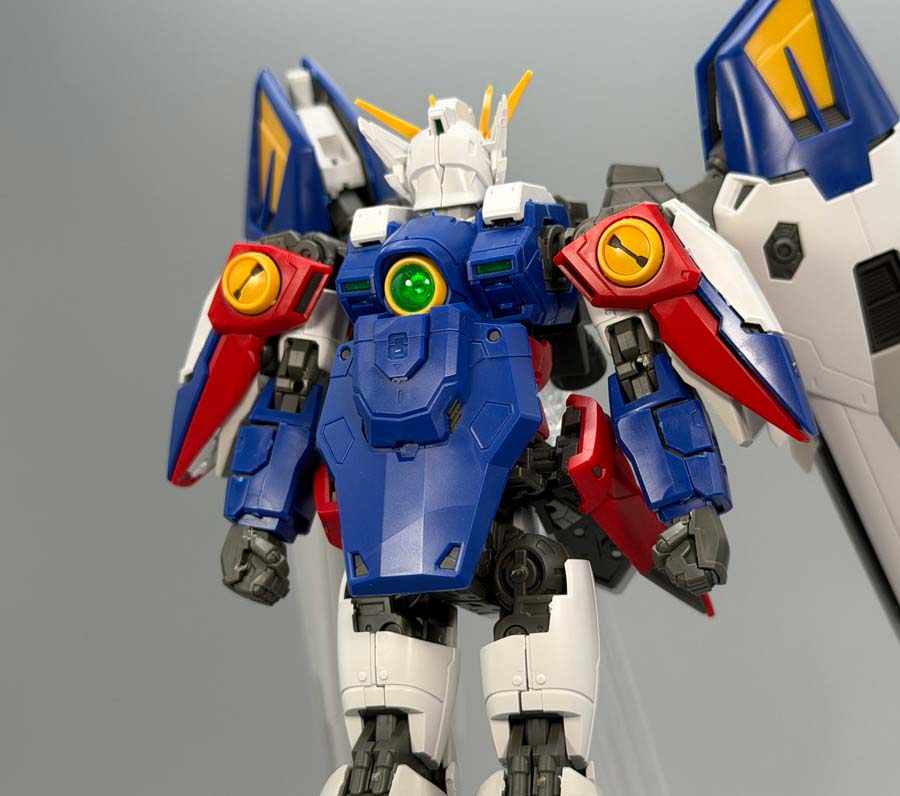 RGウイングガンダムゼロのガンプラレビュー画像です