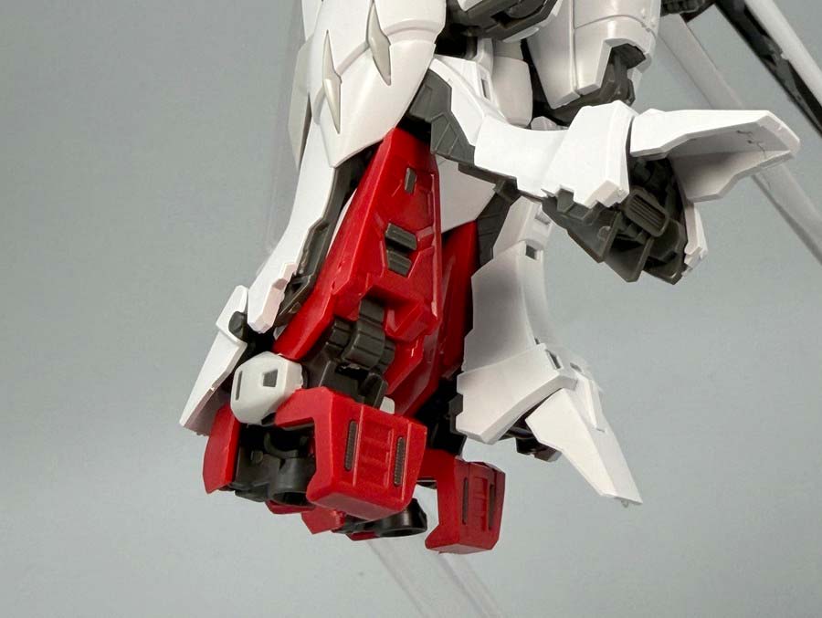 RGウイングガンダムゼロのガンプラレビュー画像です