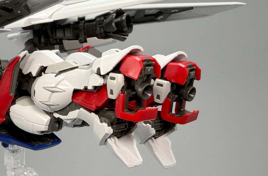 RGウイングガンダムゼロのガンプラレビュー画像です