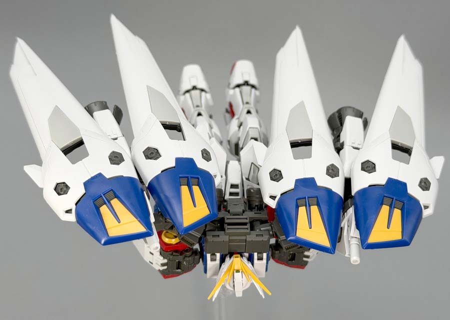 RGウイングガンダムゼロのガンプラレビュー画像です