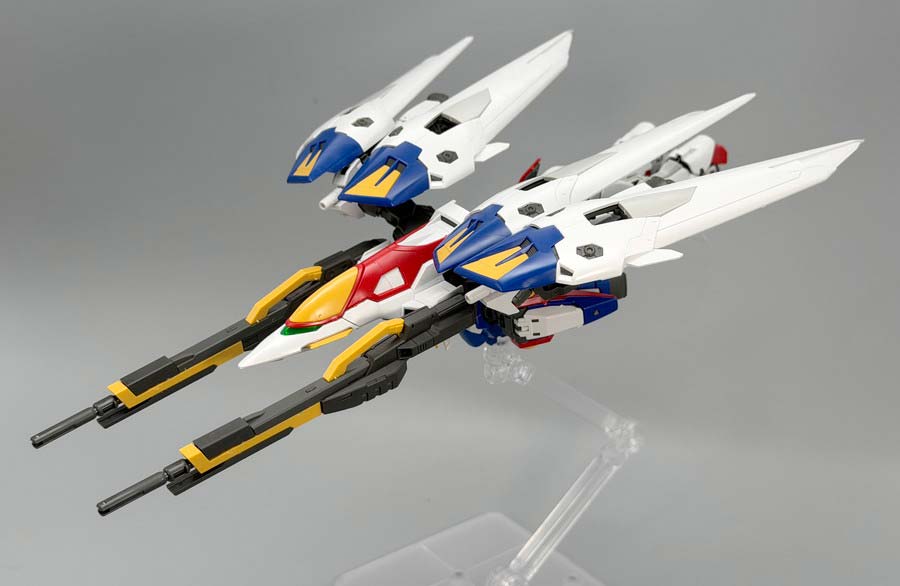 RGウイングガンダムゼロのガンプラレビュー画像です