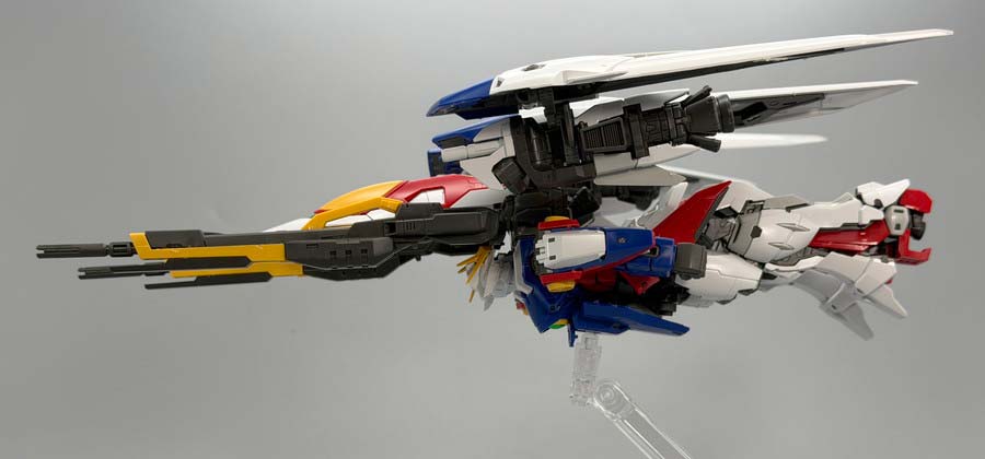 RGウイングガンダムゼロのガンプラレビュー画像です