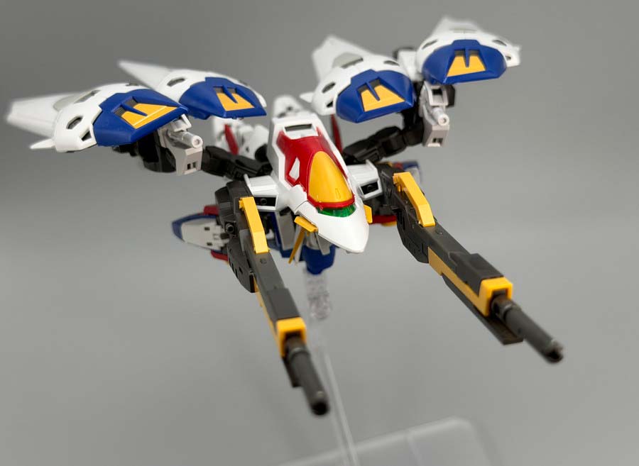 RGウイングガンダムゼロのガンプラレビュー画像です