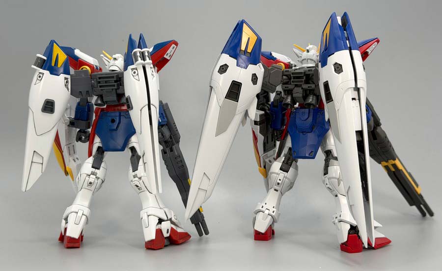 HGとRGのウイングガンダムゼロの比較ガンプラ画像です