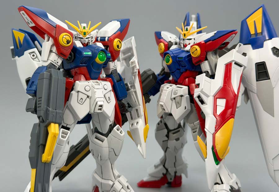 HGとRGのウイングガンダムゼロの比較ガンプラ画像です