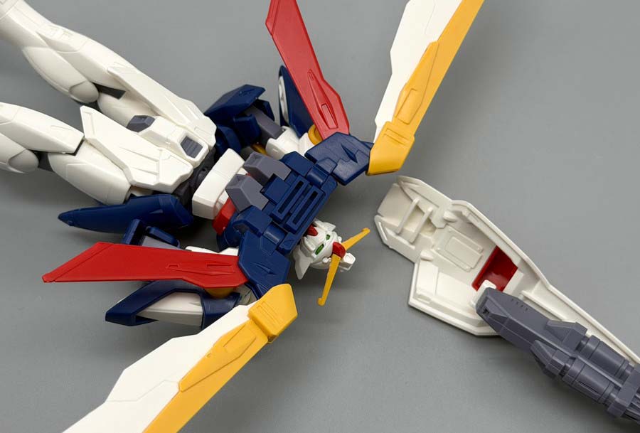 エントリーグレード ウイングガンダムのガンプラレビュー画像です
