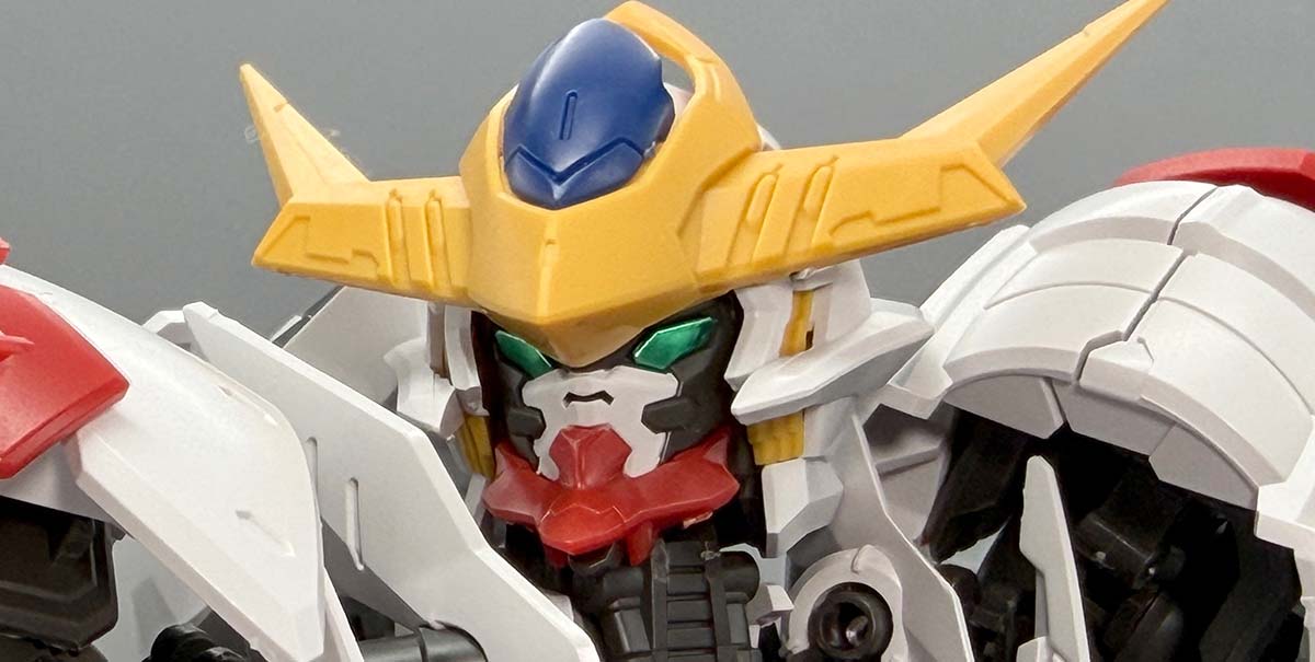 MGガンダムバルバトスルプスのガンプラレビュー画像です