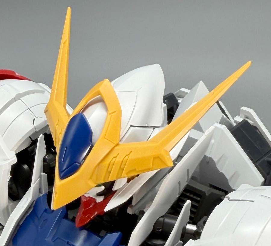 MGガンダムバルバトスルプスのガンプラレビュー画像です