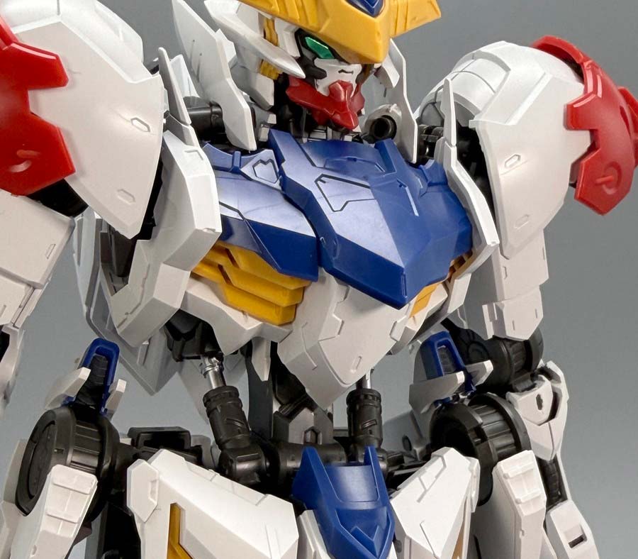 MGガンダムバルバトスルプスのガンプラレビュー画像です
