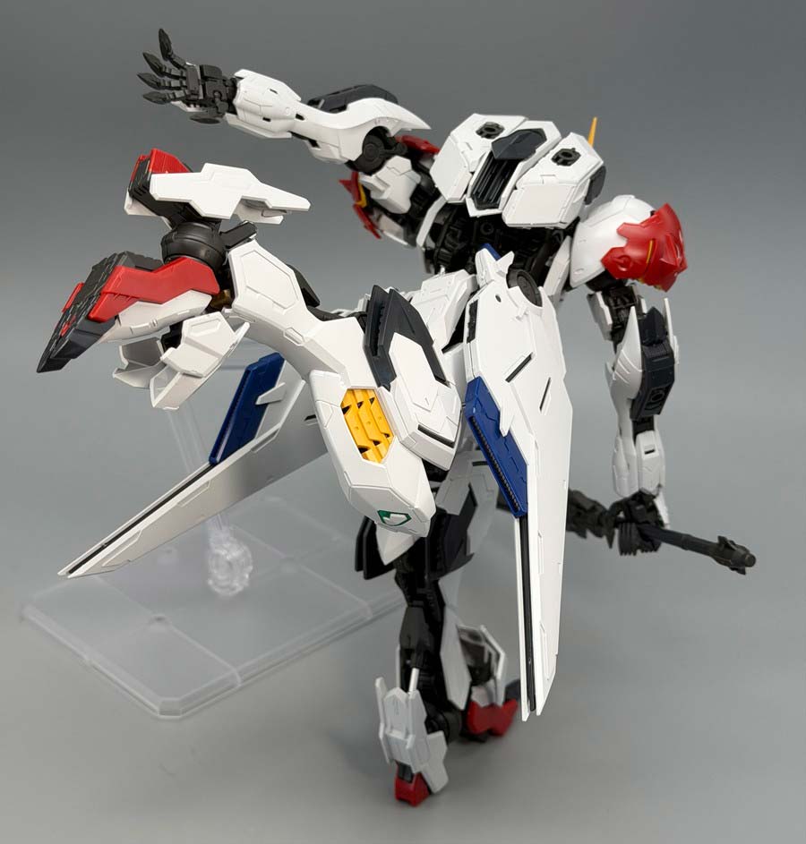 MGガンダムバルバトスルプスのガンプラレビュー画像です