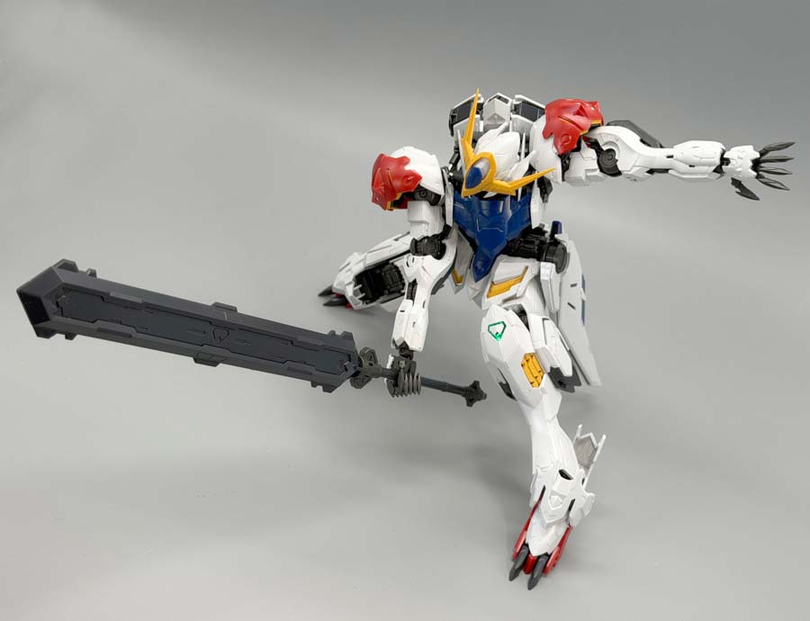 MGガンダムバルバトスルプスのガンプラレビュー画像です