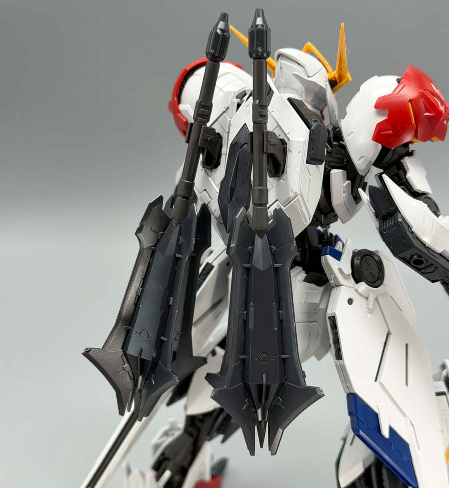 MGガンダムバルバトスルプスのガンプラレビュー画像です