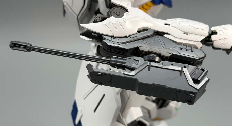 MGガンダムバルバトスルプスのガンプラレビュー画像です